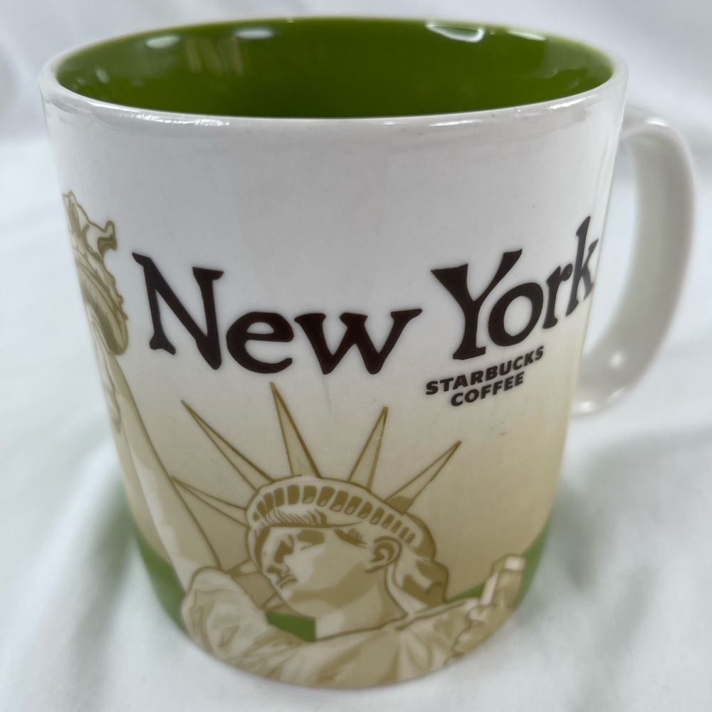 ⭐️Starbucks New York Collector Series 2009 Mug
